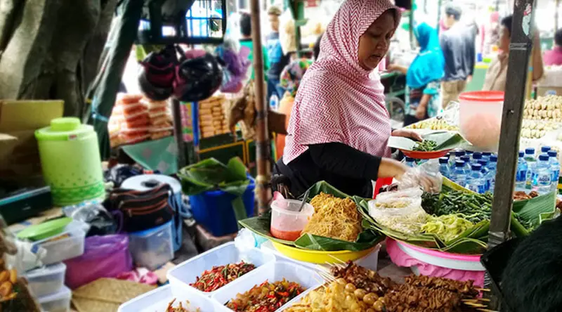 why indonesian street food stands out